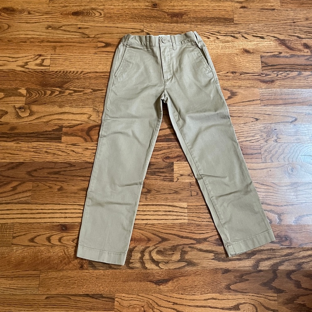 Boys J Crew boys slim chino pants. Size 6. Adjustable waistband.